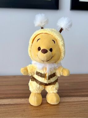 Disney Nuimo: Pooh Bear 🍯 🐝